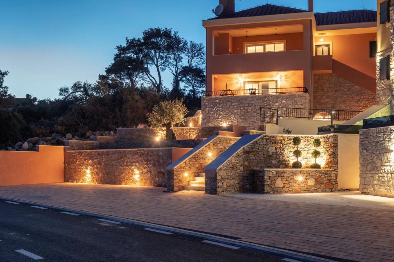 Lovro Luxury Apartment With Jacuzzi And Terrace Sea View Sali Buitenkant foto